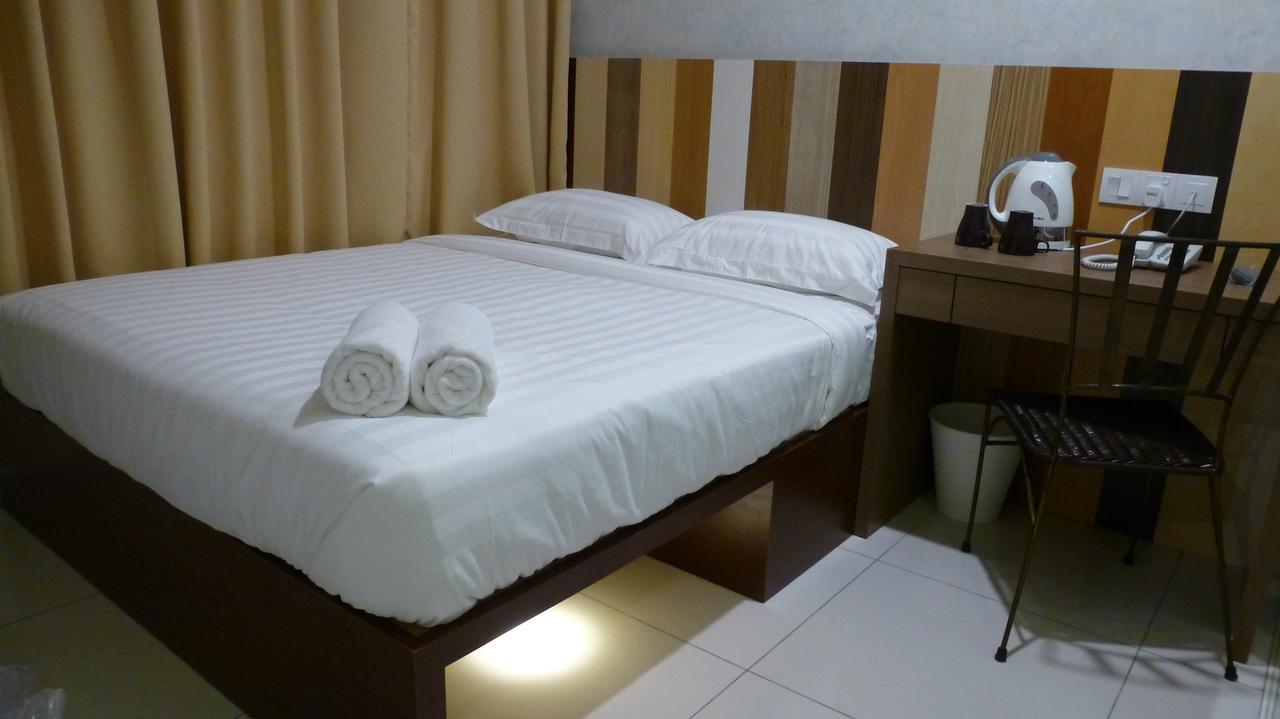 Uptown Subang Airport Hotel Shah Alam Exterior photo