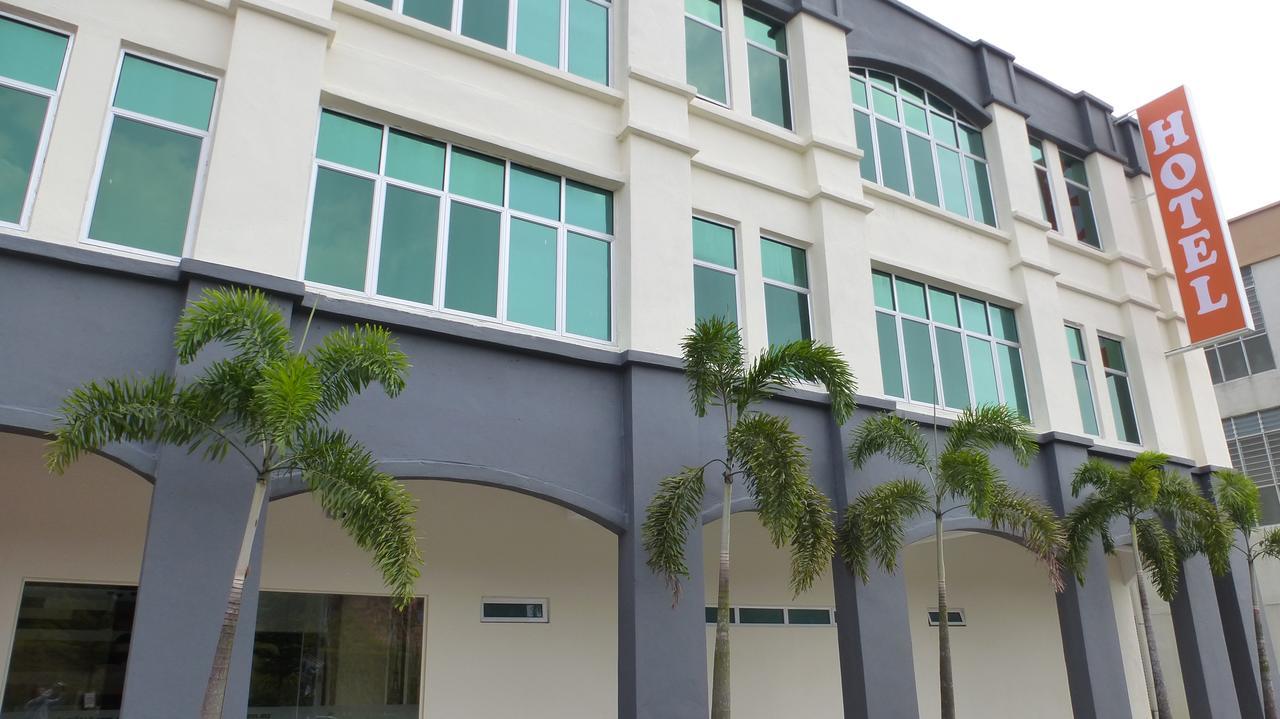 Uptown Subang Airport Hotel Shah Alam Exterior photo