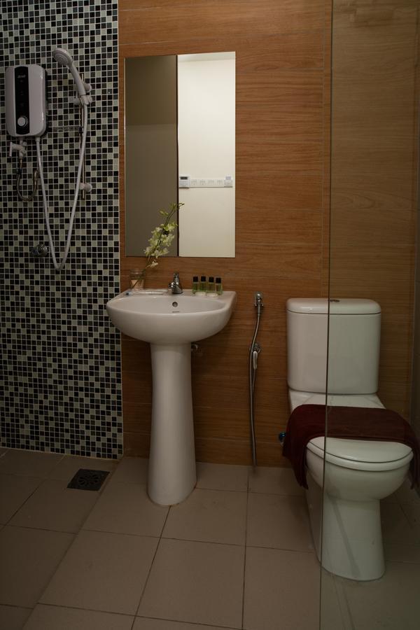 Uptown Subang Airport Hotel Shah Alam Exterior photo